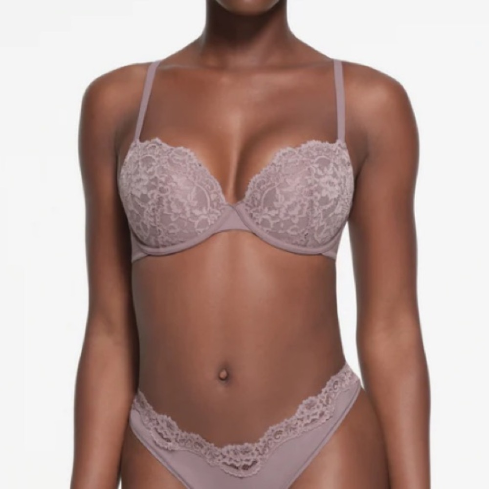 SKIMS FITS EVERYBODY LACE PUSH-UP BRA 
ZINC / 34 / B NWT